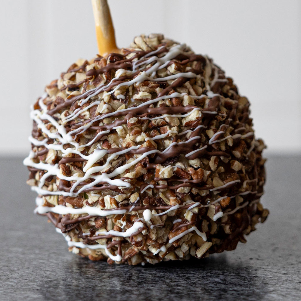 Pecan Bear Caramel Apple™ – Rocky Mountain Chocolate Factory
